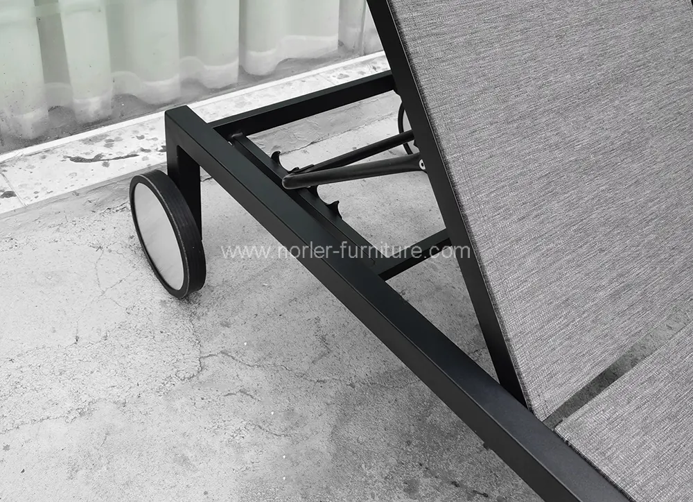 Outdoor Aluminum Frame With Wheels Sun Lounger