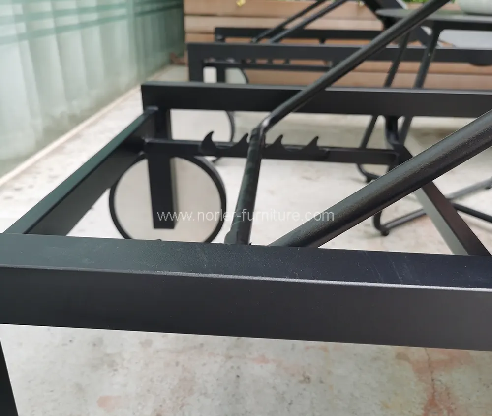 Outdoor Aluminum Frame With Wheels Sun Lounger